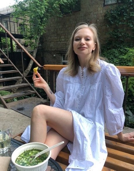 Annie Kinshova high quality pornstar pictures