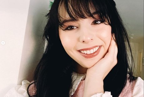 Chelsea Cook nice star pic