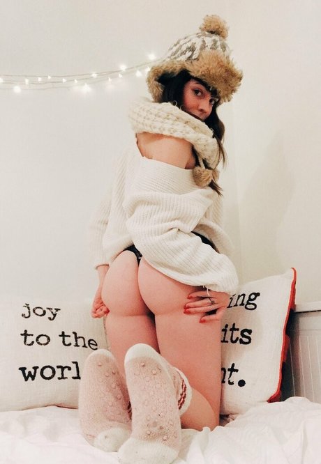 heyashleytea hot model pic