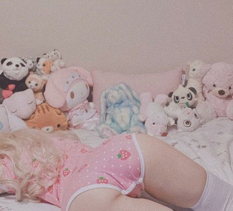 Teeniepet naked star img