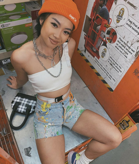 Twaydabae sexy pornstar pics