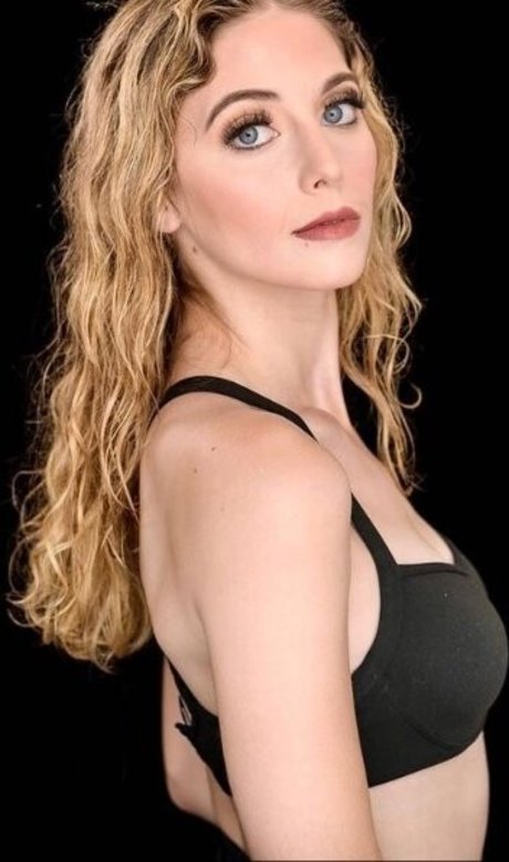 AlexandraQnin pornstar nice photos