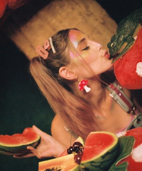 AlexandraQnin model porn img