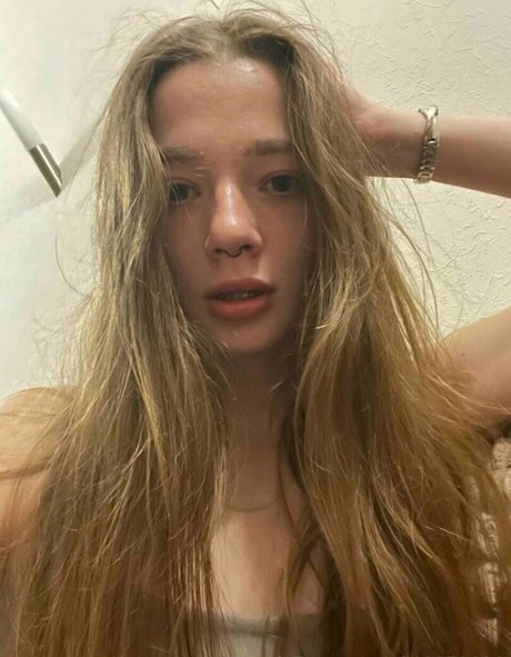 layla role model hot image