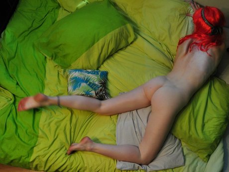 GroovyFlowerGirl model adult picture