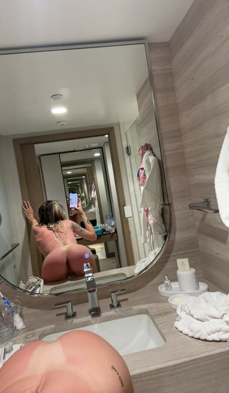 skinny redhead onlyfans art naked photos