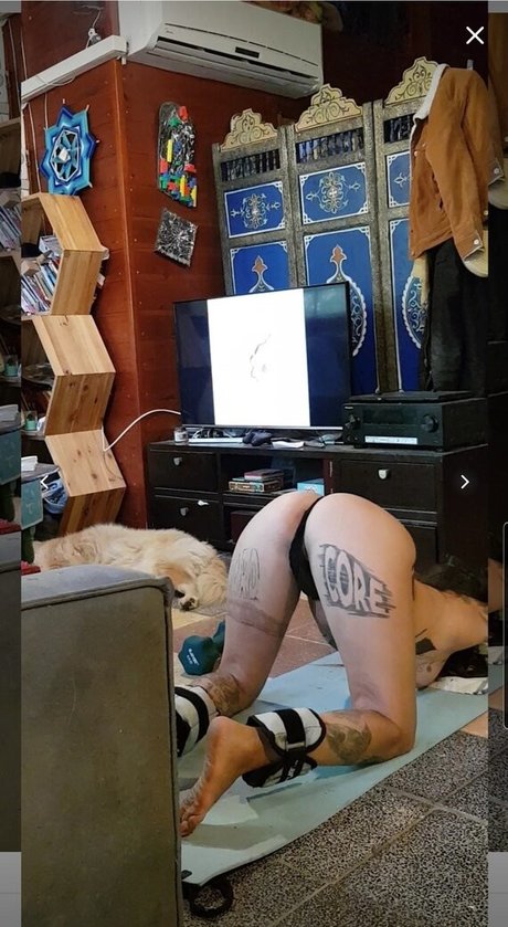 Bar Shachar model high quality photo