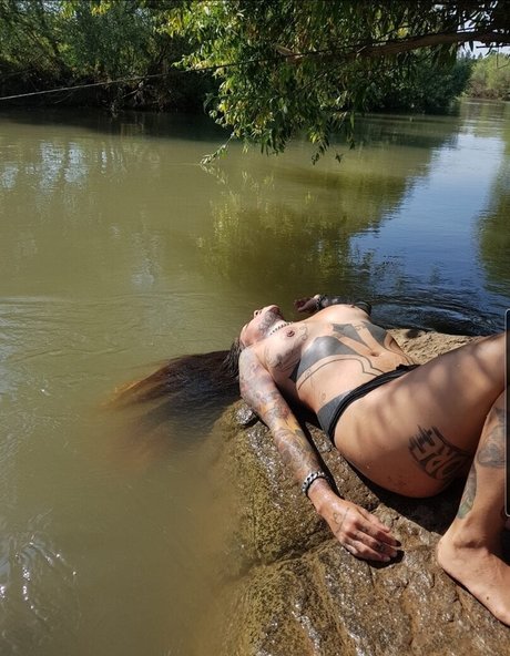 Bar Shachar model best pics