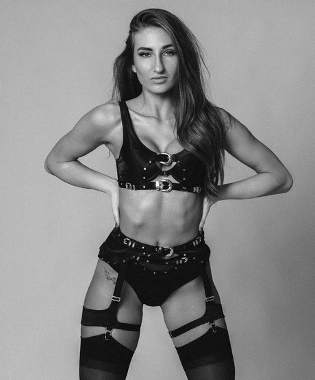 Dutch Deelee model adult pics