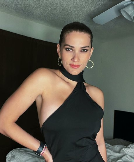 chicks with dicks onlyfans sexy nude img