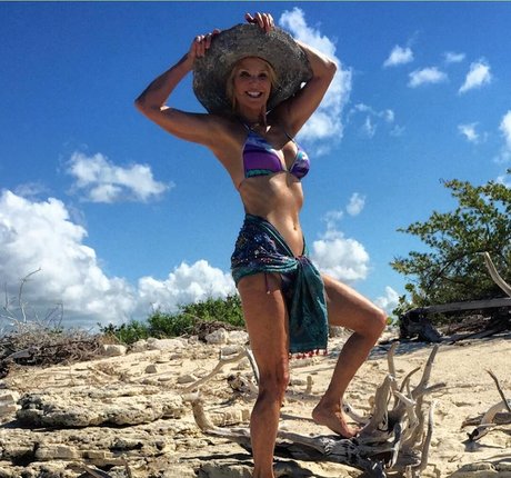 Christie Brinkley naked model pictures
