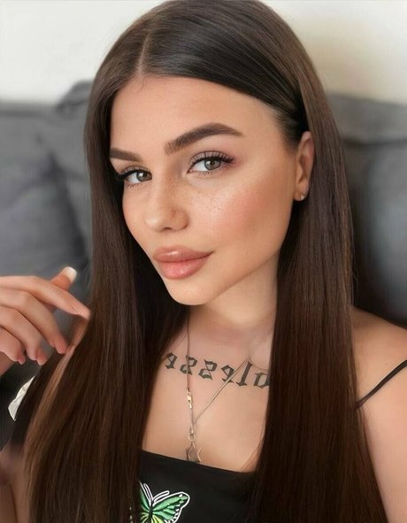 lolaass hd pornstar img