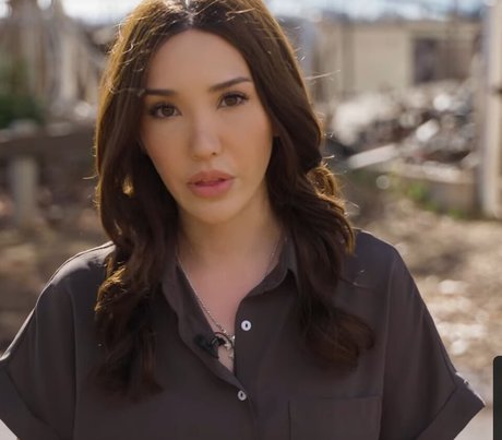 Lauren Chen hot actress img