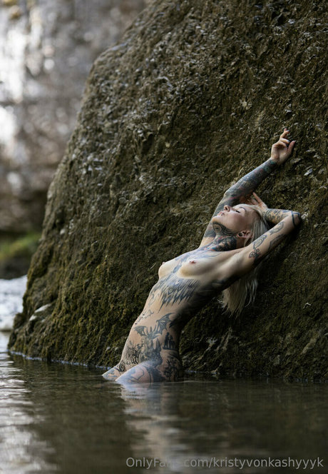 Kristy Von Kashyyyk pornstar nude image