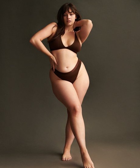 Sixtinerouyre model pretty img