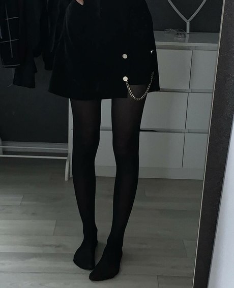 beautiful face onlyfans pornographic picture