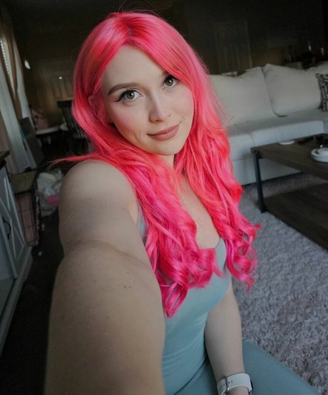 Itsqueenmanda pretty model pictures