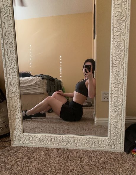 lewdkumi model adult photos