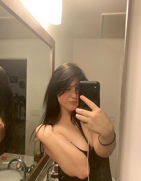 lewdkumi model nice picture