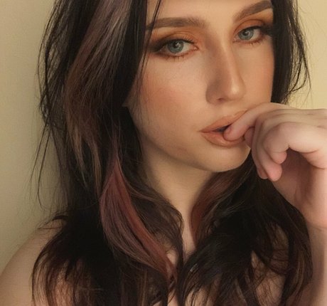 lewdkumi star naked galleries