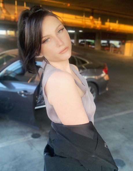 lewdkumi hot model photos