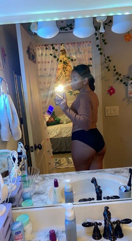 ri leaked model pretty img