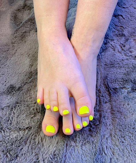 Britty feet star beautiful galleries