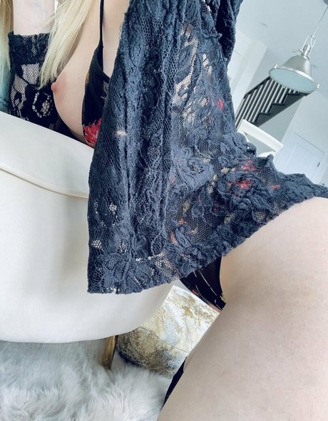 cutieblonde18 pornstar sexy pics