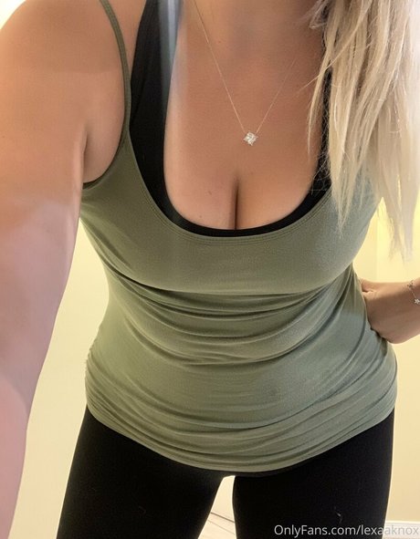 lexaaknox model sexy img