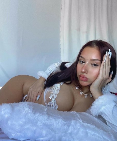 Hannahdenisee beautiful pornstar photos