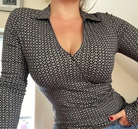 Elena Sophia Nicolosi exclusive actress images