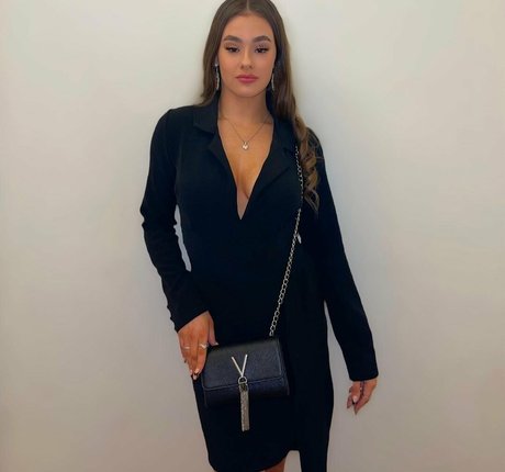 bikini model onlyfans nude images