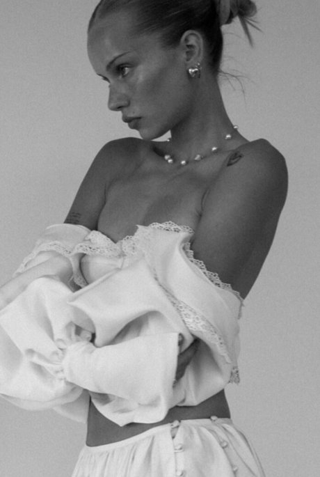 Lindsay Vrckovnik Linmick model naked pics