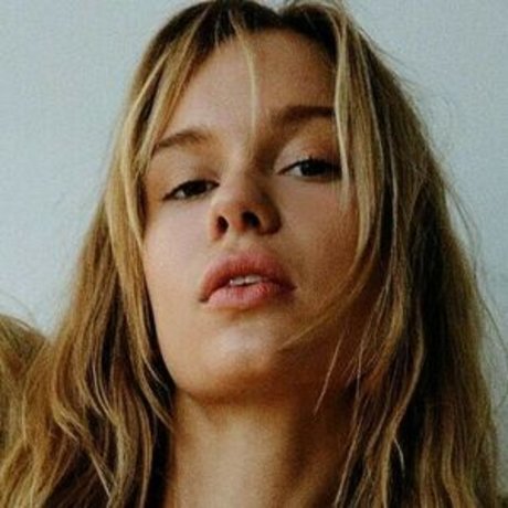 Lindsay Vrckovnik Linmick pornographic model image