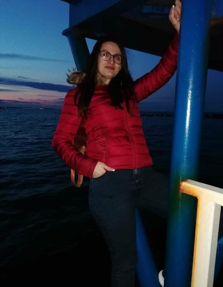 crissnight star nude pics