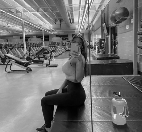 20 years old onlyfans free xxx photo