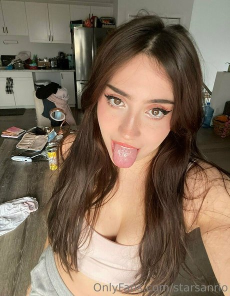 starsanrio model nude picture