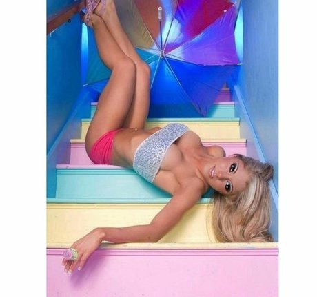 Ebunnz pornstar beautiful photo