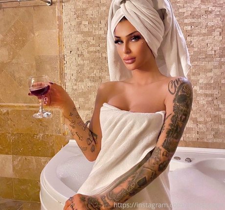 damlaozden sexy pornstar galleries