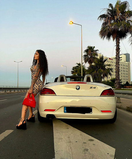 damlaozden nudes model pic