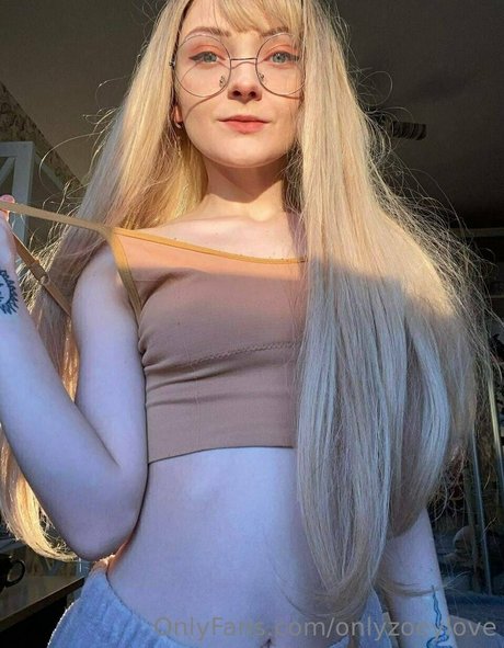 onlyzoeylove hd model galleries