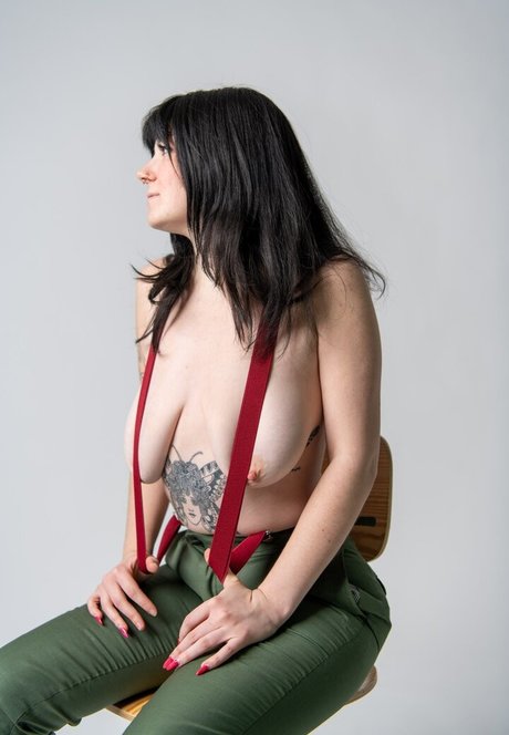 Heather Harvey star top img