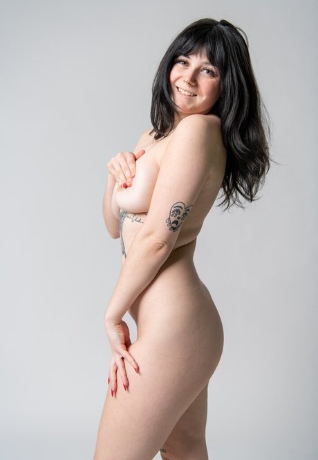 Heather Harvey star top pics