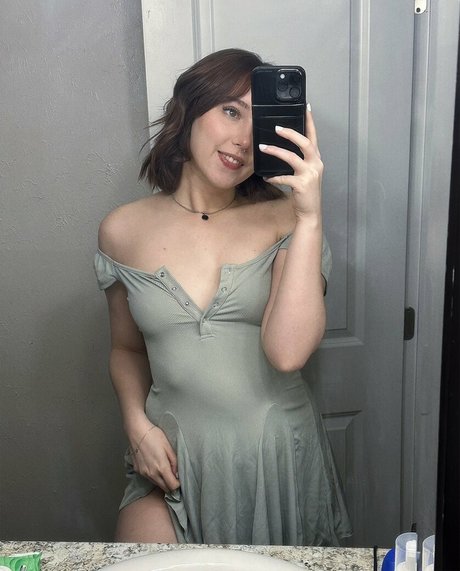 itsnotmarion model xxx picture