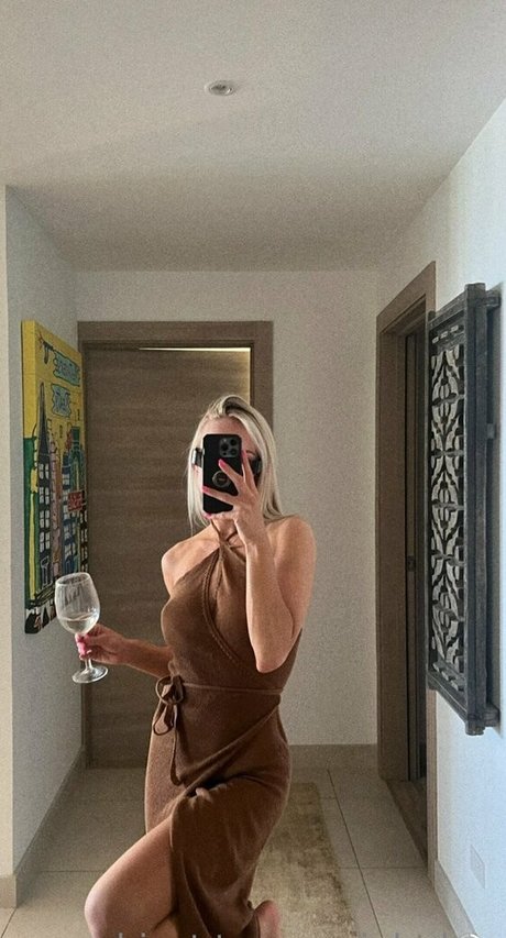 learninwithg adult model picture