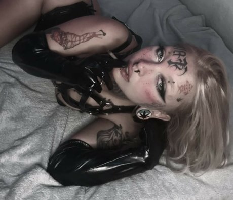 young onlyfans naked galleries