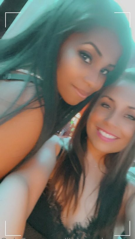 itslaneybabyxo model adult archive