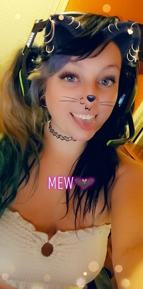 elvishly deviant13 model pretty picture