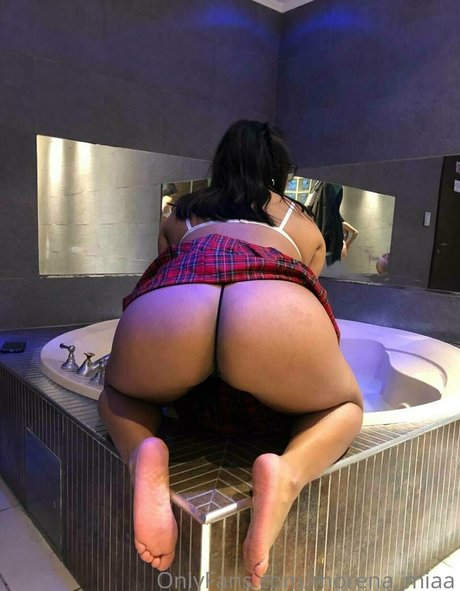 morena miaa pornstar nude photo