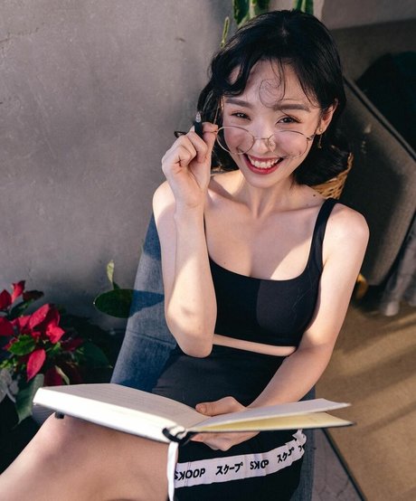 Nayoung Kim star art galleries